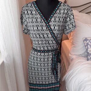 Max Studio Black and White Geometric Midi Dress with Green Accents